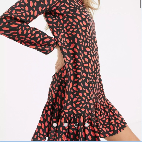 Wednesdays Girl Smock Dress Peplum Hem Lip Print - Picture 2 of 13